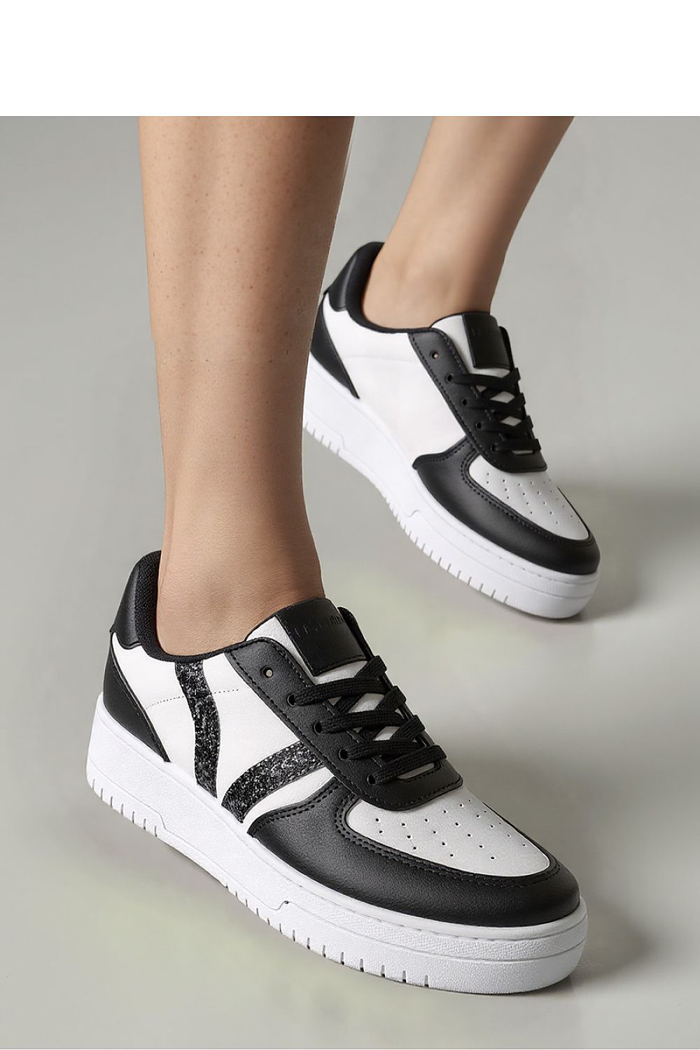 Sport Shoes model 210186 Inello